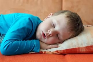 Ребенок храпит во сне: как и почему развивается храп в детском возрасте, методы лечения и профилактики
