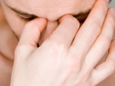 Головная боль может служить симптомом гайморита
